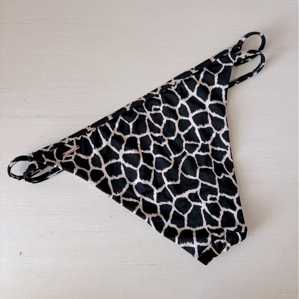 Y2K Victoria’s secret cheeky strappy giraffe print bikini bottoms - Picture 2 of 4